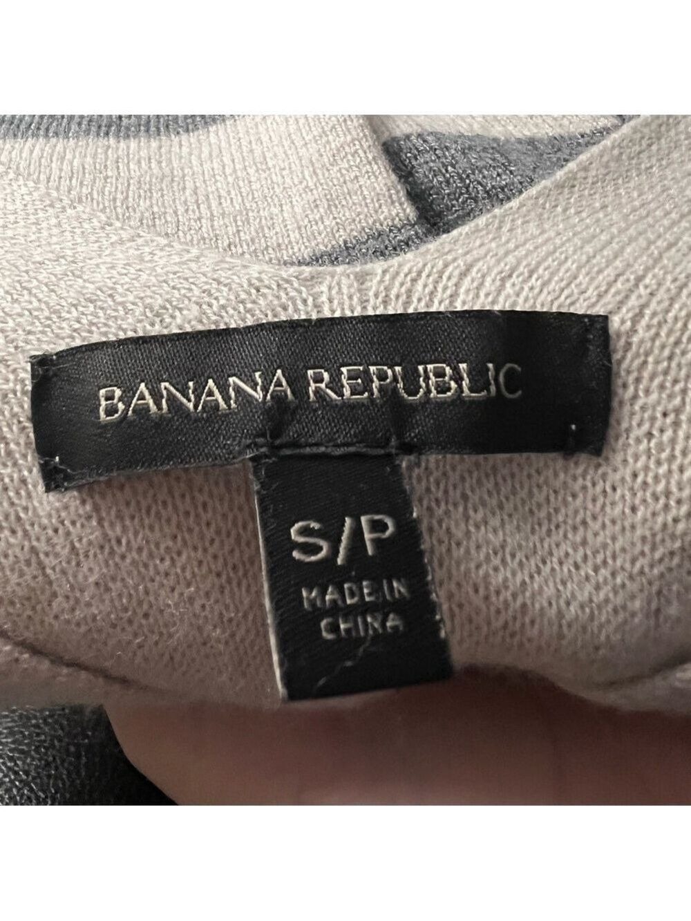 BANANA REPUBLIC Gray Striped VEE PULLOVER V-Neck Merino Wool Sweater - Picture 3 of 16
